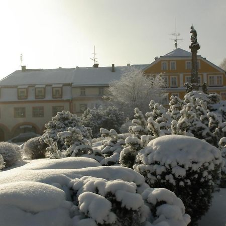 Žacléř 泽林穆艺旅馆&餐厅酒店 外观 照片
